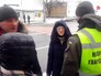 Нацгвардии Украины не пускает людей Нацгвардии Украины не пускает людей