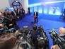 Владимир Путин во время посещения своего предвыборного штаба Владимир Путин во время посещения своего предвыборного штаба