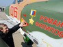 Отец Героя России Романа Филипова Николай Филипов у самолета Су-25СМ имени Героя России майора Романа Филипова Отец Героя России Романа Филипова Николай Филипов у самолета Су-25СМ имени Героя России майора Романа Филипова