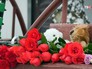 Возложение цветов в память о погибших в пожаре в торговом центре в Кемерове Возложение цветов в память о погибших в пожаре в торговом центре в Кемерове