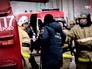 Пожарные на месте возгорания в Кемерово Пожарные на месте возгорания в Кемерово