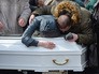 Похороны погибших при пожаре в торговом центре "Зимняя вишня" в Кемерове Похороны погибших при пожаре в торговом центре "Зимняя вишня" в Кемерове