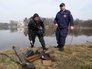 Во время очистки дна водоема от мусора в Москве Во время очистки дна водоема от мусора в Москве