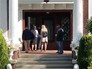 Спецслужбы США на территории генконсульства России в Сиэтле Спецслужбы США на территории генконсульства России в Сиэтле