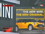 Mini Cooper в автосалоне в Детройте Mini Cooper в автосалоне в Детройте