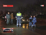 Врачи увозят погибших с места ДТП Врачи увозят погибших с места ДТП