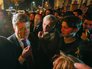 Депутат Верховной Рады Украины Петр Порошенко во время общения с активистами и сторонника радикального движения "Правый сектор" Депутат Верховной Рады Украины Петр Порошенко во время общения с активистами и сторонника радикального движения "Правый сектор"