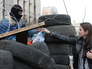 Участники протестных акций на баррикадах у здания Донецкой областной администрации Участники протестных акций на баррикадах у здания Донецкой областной администрации