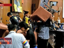 Тайваньские студенты в здании парламента Тайваньские студенты в здании парламента