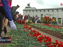 Возложение цветов к мемориалу на Поклонной горе Возложение цветов к мемориалу на Поклонной горе