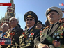 Ветераны наблюдают за парадом Победы на Красной площади Ветераны наблюдают за парадом Победы на Красной площади