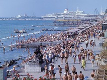 Набережная и пляж в городе Сочи. 1973 год