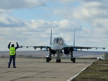 Встреча экипажей бомбардировщиков Су-34 ВКС России, вернувшихся из Сирии, на аэродроме в Воронежской области