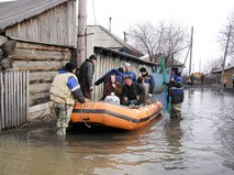 Эвакуация жителей из зоны паводков