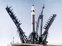 Старт космической ракеты "Союз-9"