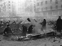 Москвичи строят противотанковые укрепления. 1941 год