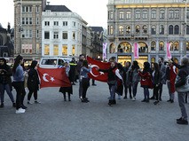 Турки протестуют в Амстердаме