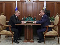 Владимир Путин и заместитель полномочного представителя президента РФ в Приволжском федеральном округе Александр Евстифеев