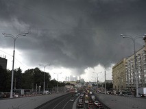 Грозовой фронт над Москвой