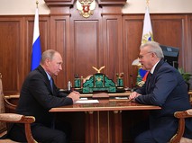 Владимир Путин и Александр Усс во время встречи