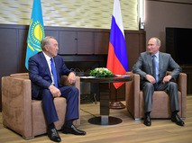 Президент Казахстана Нурсултан Назарбаев и президент России Владимир Путин