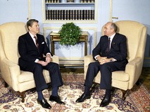Президент США Рональд Рейган и Генеральный секретарь ЦК КПСС Михаил Горбачёв