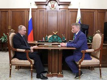 Владимир Путин и председатель правления ОАО "Сбербанк России" Герман Греф