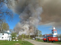 В Малопургинском районе Удмуртии горит бывший военный арсенал