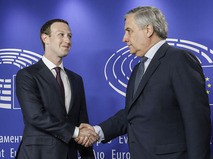 Основатель Facebook Марк Цукерберг и председатель Европарламента Антонио Таяни