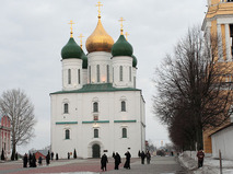 Православная энциклопедия. "Зачем мы приходим в церковь? Путешествие в Успенский собор Коломны. Автокефалия Русской Церкви"