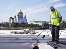 Обустройство проезжей части на Большом Каменном мосту