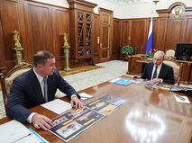 Владимир Путин и Виталий Хоценко во время встречи