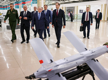 Владимир Путин на II Всероссийском форуме оружейников
