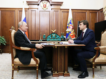Владимир Путин и министр просвещения России Сергей Кравцов