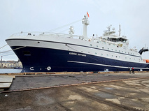 Большое рыболовное морозильное судно проекта СТ-192 "Капитан Мартынов"