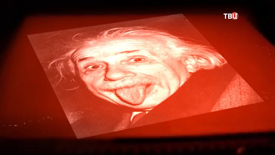 Эйнштейн Фото С Языком История