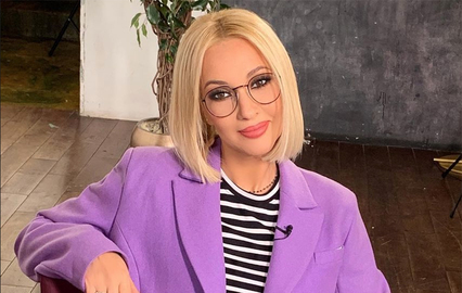 Спорттық би порно фотосуреттері Кемпірдің пиздасындағы порно спермы