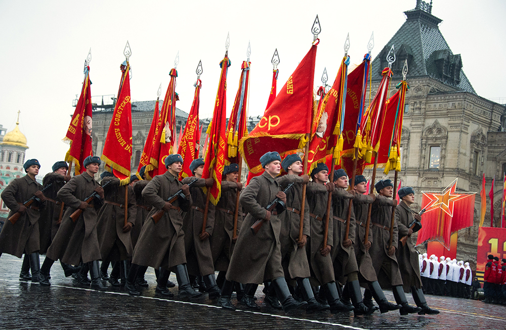 Годовщина парада на Красной площади 7 ноября 1941 года  