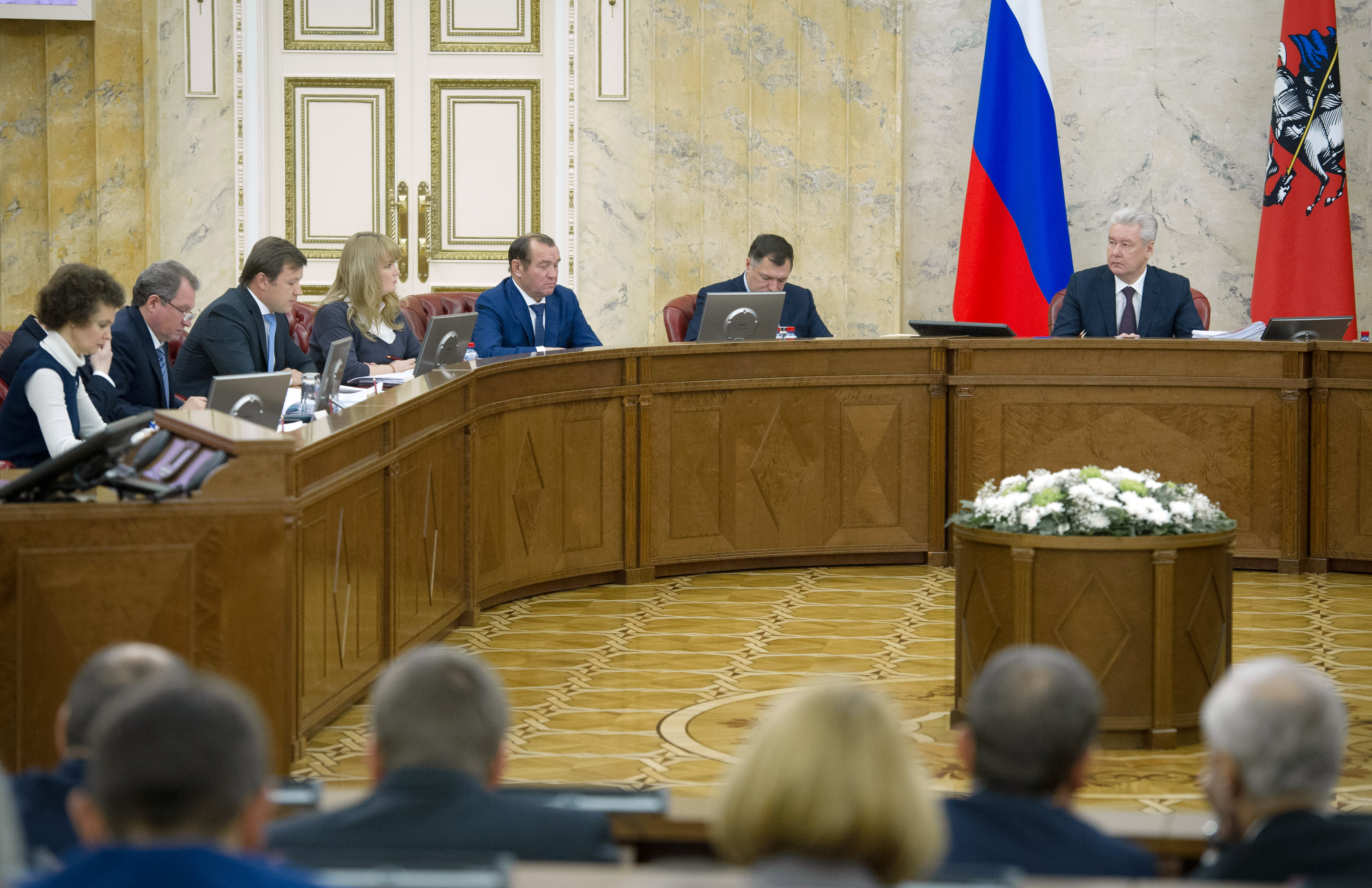 Правительство контакты. Президиум правительства Москвы. Заседание правительства СЗАО.