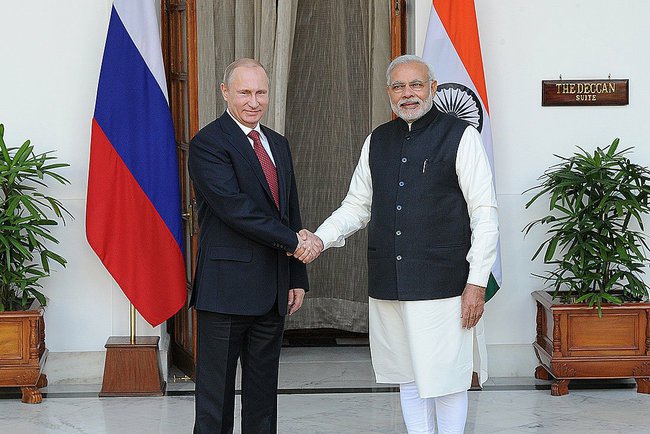 Премьер-министр Индии Нарендра Моди и президент России Владимир Путин  
