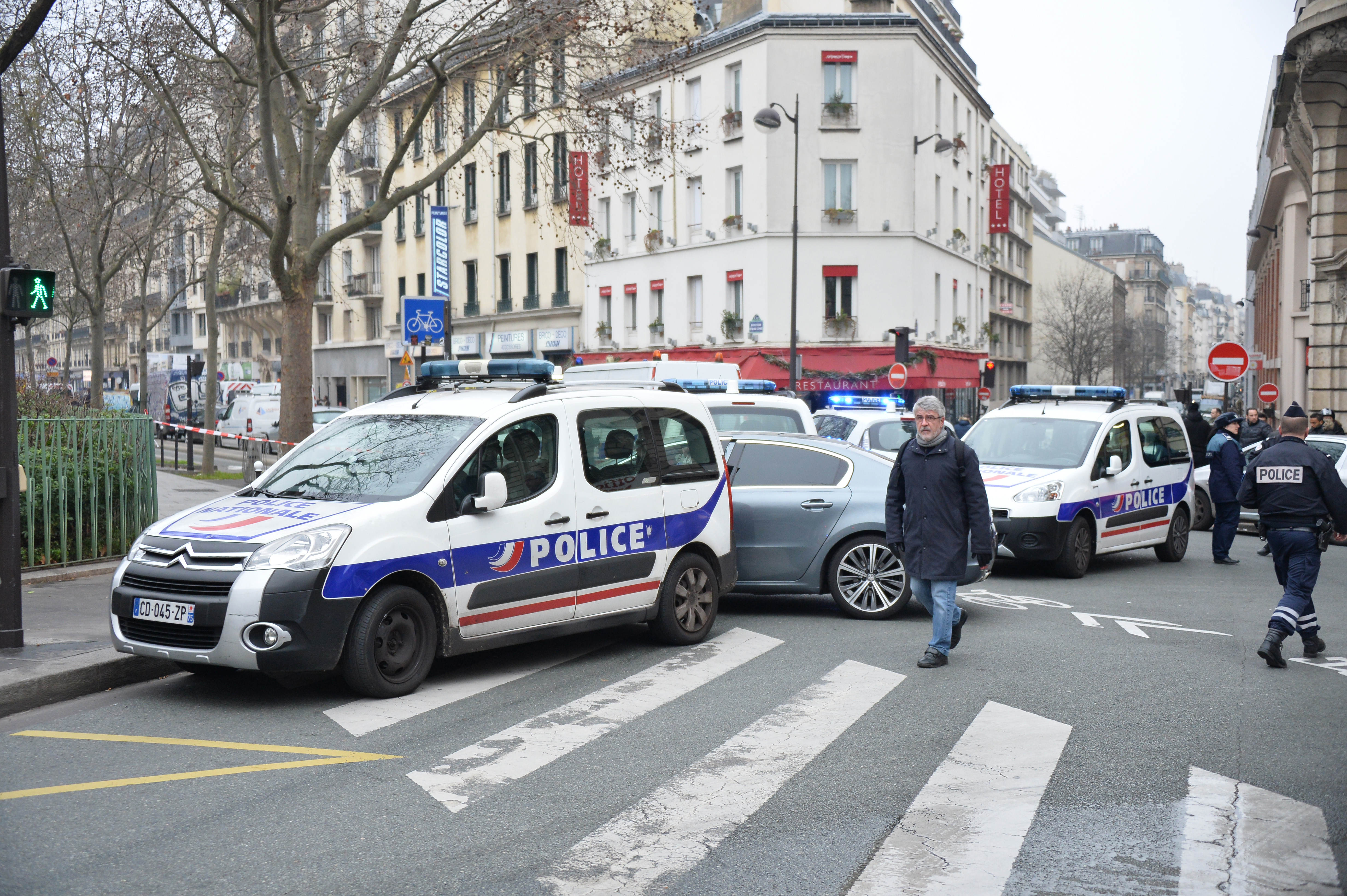 Полиция у здания редакции Charlie Hebdo