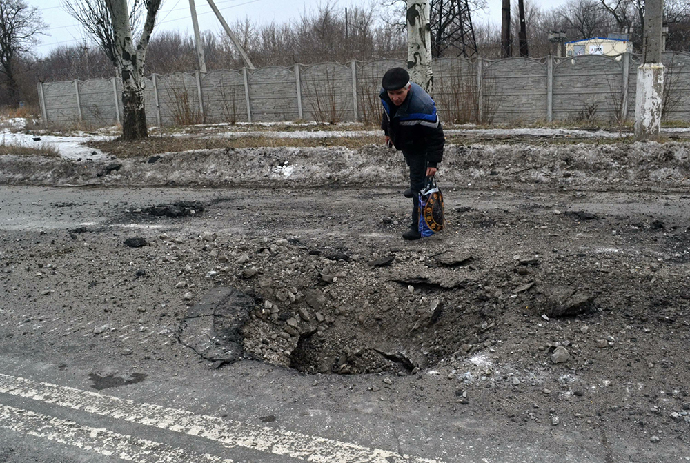 Результат артобстрела жилых кварталов Донецка 