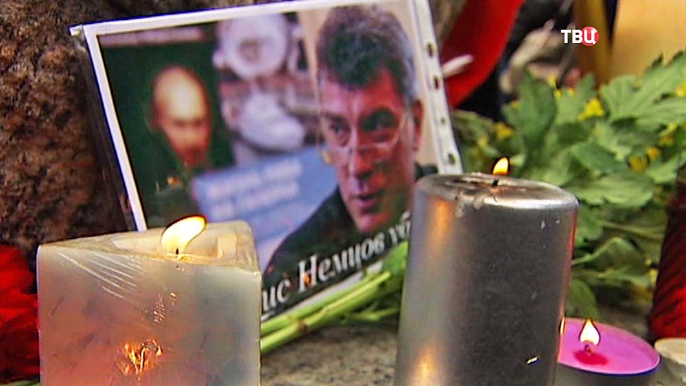 Траурный портрет погибшего Бориса Немцова