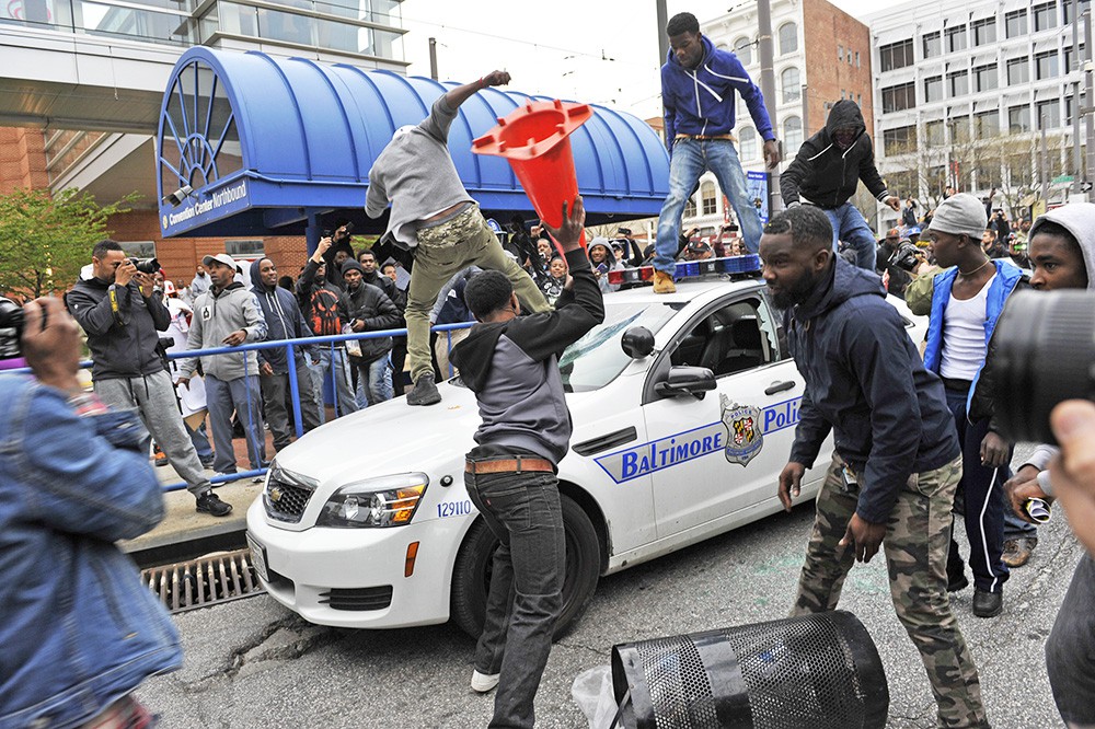 Столкновения с полицией в американском Балтиморе