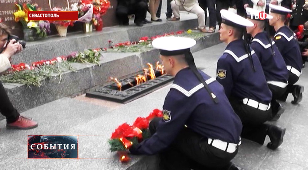 На Сапун-горе в Севастополе почтили память павших в боях