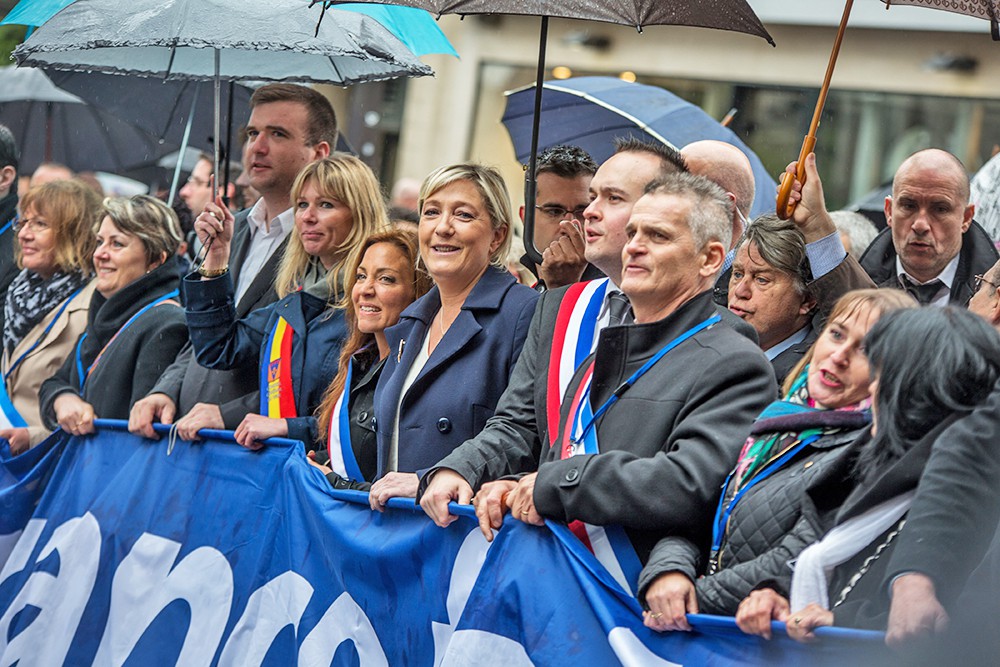 Новый народный фронт во франции кто возглавляет. Национальный фронт партия Франции. Партия национальное объединение во Франции. Партия Возрождение Франция.