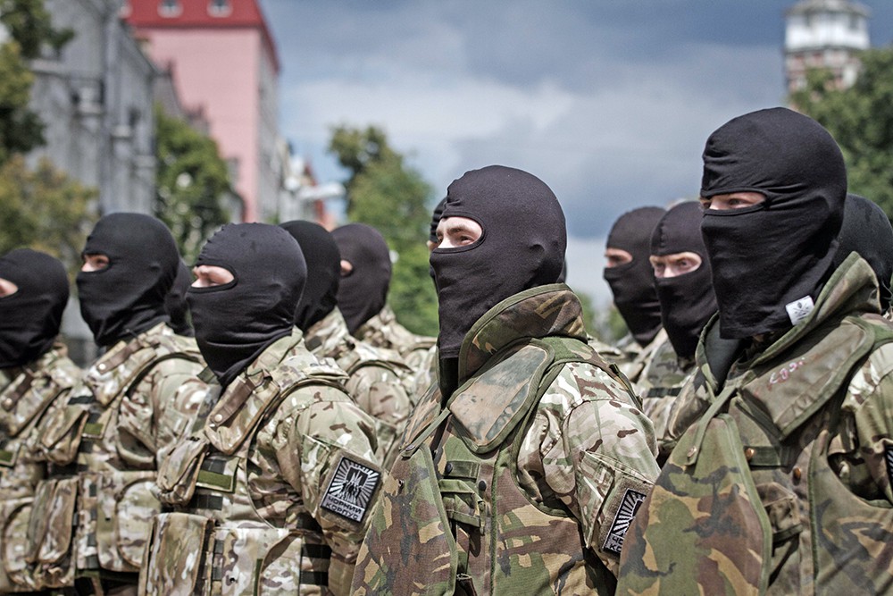 Бойцы украинского батальона "Азов"