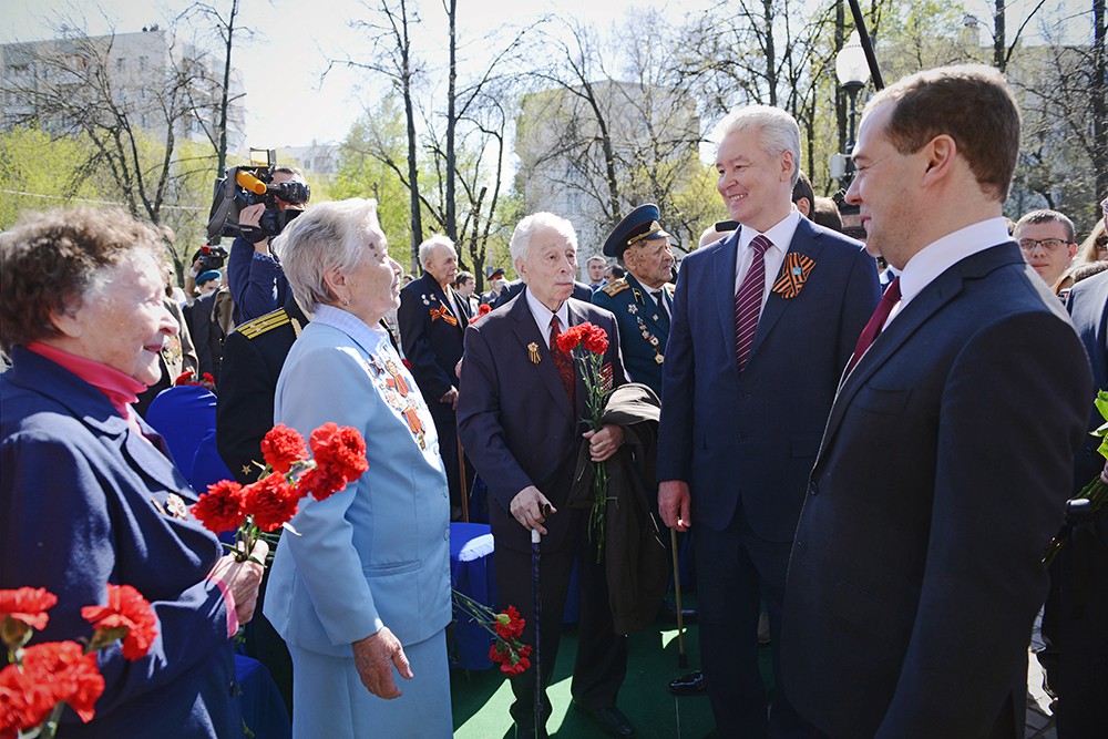 Дмитрий Медведев и Сергей Собянин встретились с ветеранами