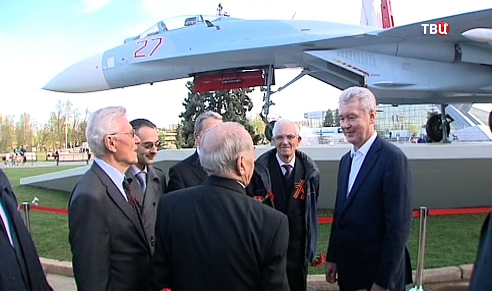 Сергей Собянин посетил выставку военной техники на ВДНХ