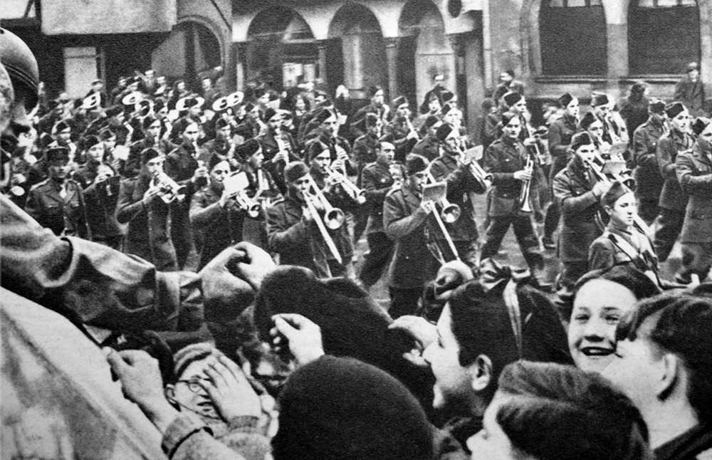 Празднование освобождения Франции от немецко-фашистских войск